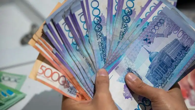 В Казахстане ужесточат регулирование ставок по микрокредитам населению