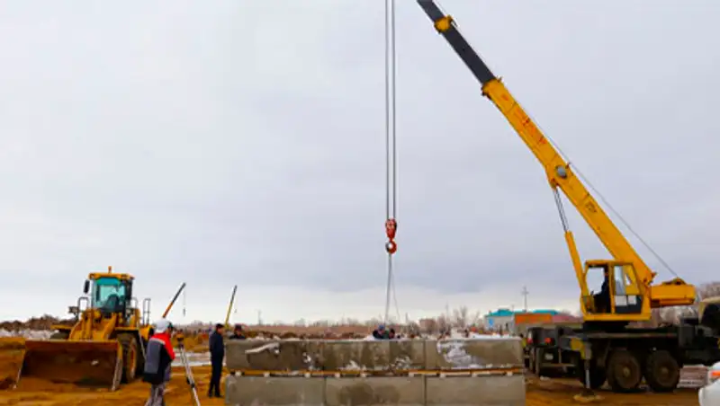 Сагинтаеву показали, как строят дома по программе «Н&#1201;рлы Жер» в Актобе