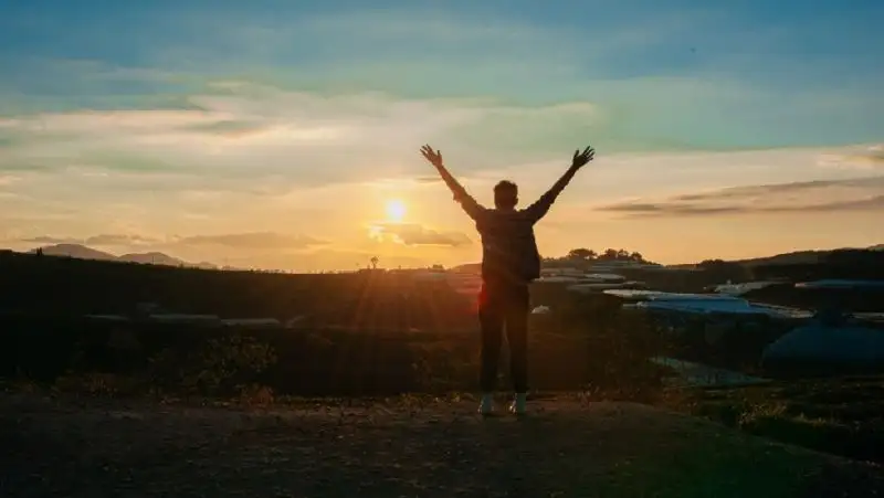 Психологи назвали привычки, которые мешают человеку быть счастливым