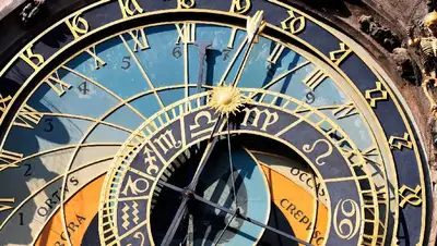 Открытие собственного дела и путешествия: гороскоп на осень-2022