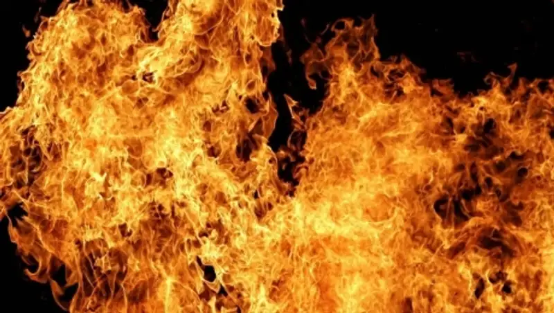 Офицер Пограничной службы КНБ РК вынес детей из горящей квартиры