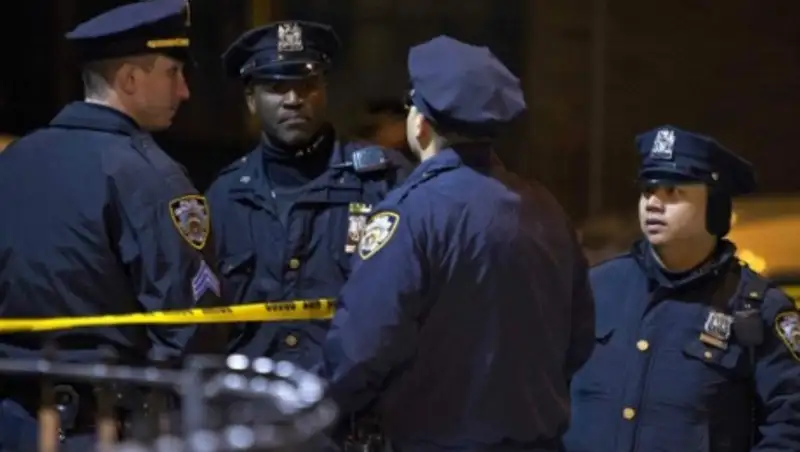 В нью-йоркском Бруклине застрелены двое полицейских