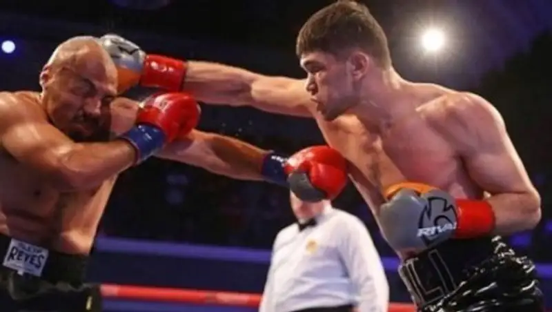 Комиссия дисквалифицировала казахстанского нокаутера из лагеря Головкина