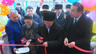 Пресс-служба акима ЮКО, фото - Новости Zakon.kz от 14.12.2017 16:33