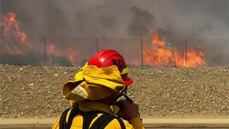 Почти три тысячи жителей Калифорнии эвакуированы из-за лесного пожара