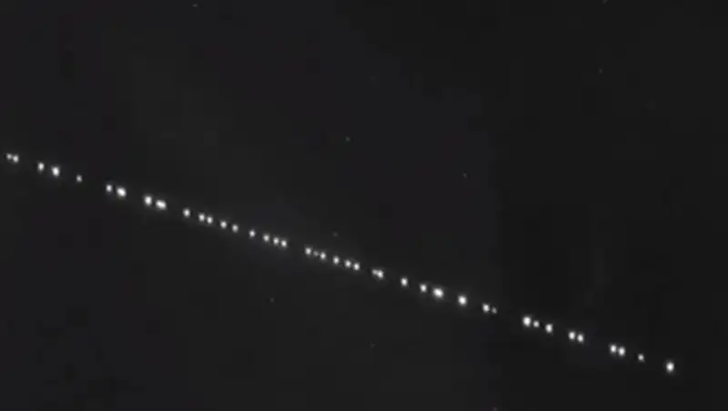 60 спутников Маска заметили над Алматы