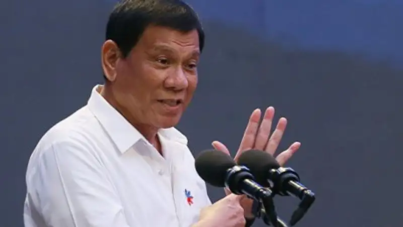 Президент Филиппин заявил, что его страна не готова разрывать связи с США