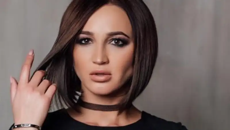 Бузову осмеяли за попытку скопировать Шарлиз Терон