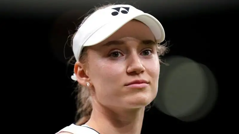 Уимблдон-2023: Елена Рыбакина разгромила британку Кэти Бултер и вышла в 1/8 финала