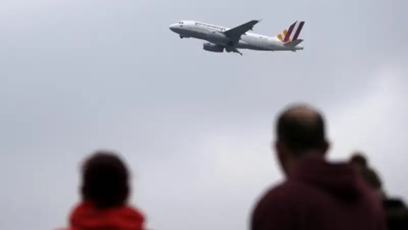 Самолет Germanwings совершил незапланированную посадку в Штутгарте