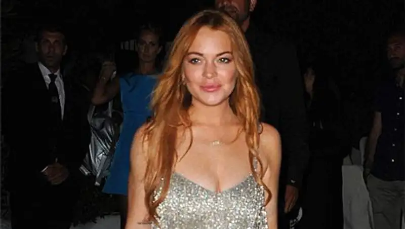 Линдси Лохан упала на красной дорожке