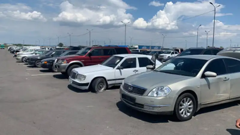 24 протокола составили на пытавшегося скрыться от полиции водителя в Алматы