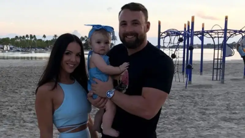 Мать обнаружила фото своей дочери на сайте педофилов