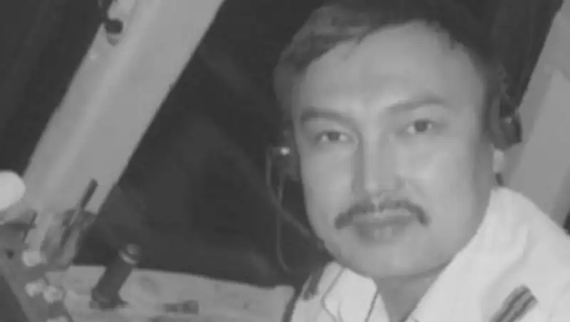 Погибшему командиру рейса Бек Эйр просят присвоить звание "Халық Қаhарманы"