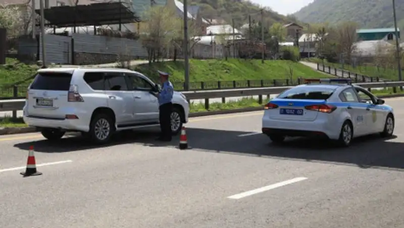 На Курбан айт на въездах в Алматы будет действовать 14 полицейских постов