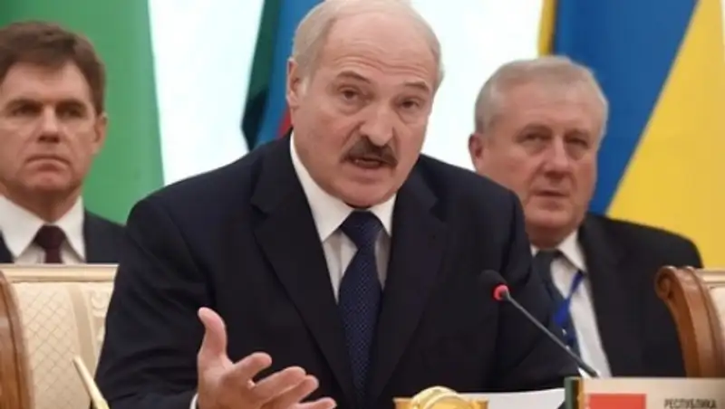 Лукашенко пообещал патриарху прекратить войну на Украине