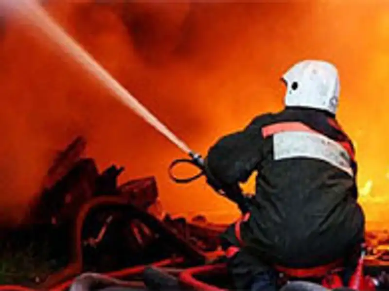 В Алматинской области горят склады «Даму», фото - Новости Zakon.kz от 09.12.2011 19:41
