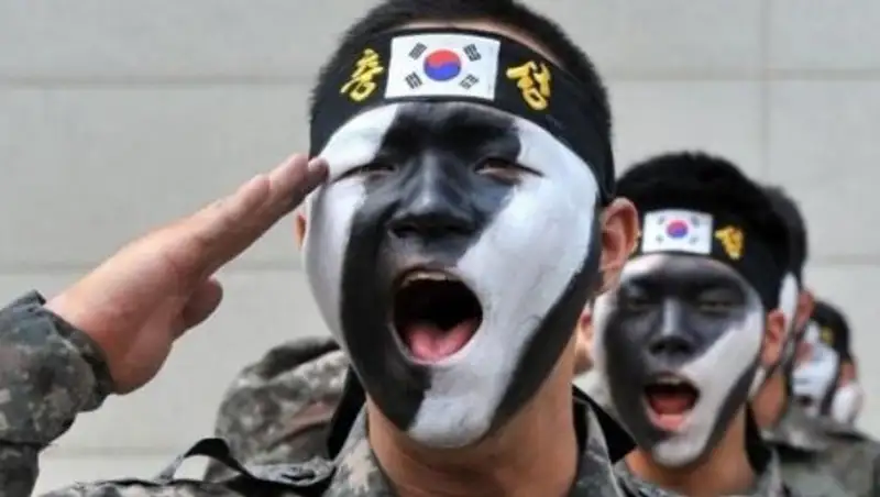 Президент Южной Кореи призвал к полной перестройке армии из-за действий КНДР