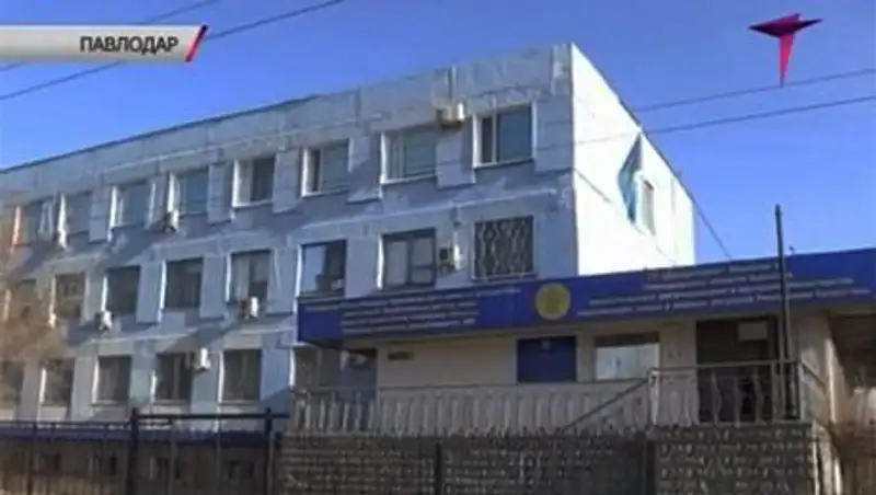 Сотрудника Департамента экологии Павлодарской области не впускают в здание