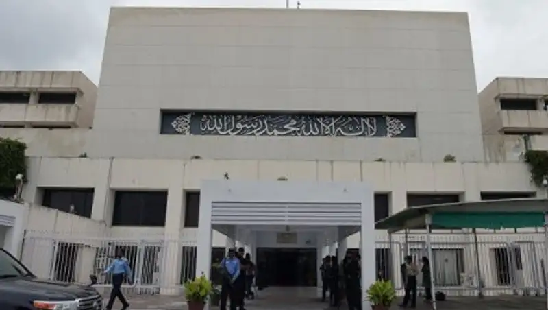 Новое правительство Пакистана принесло присягу