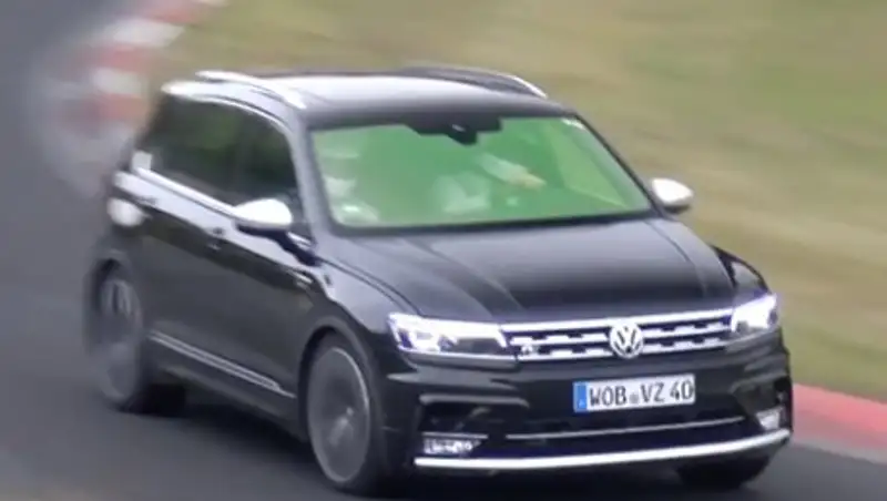 Volkswagen испытал «заряженный» Tiguan на Нюрбургринге