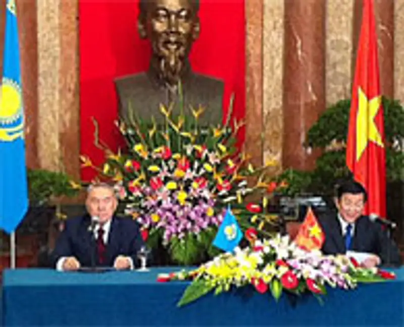 Состоялась встреча Главы государства с Президентом Социалистической Республики Вьетнам, фото - Новости Zakon.kz от 31.10.2011 19:18
