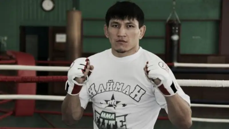 Хамитов проиграл бой за титул чемпиона мира