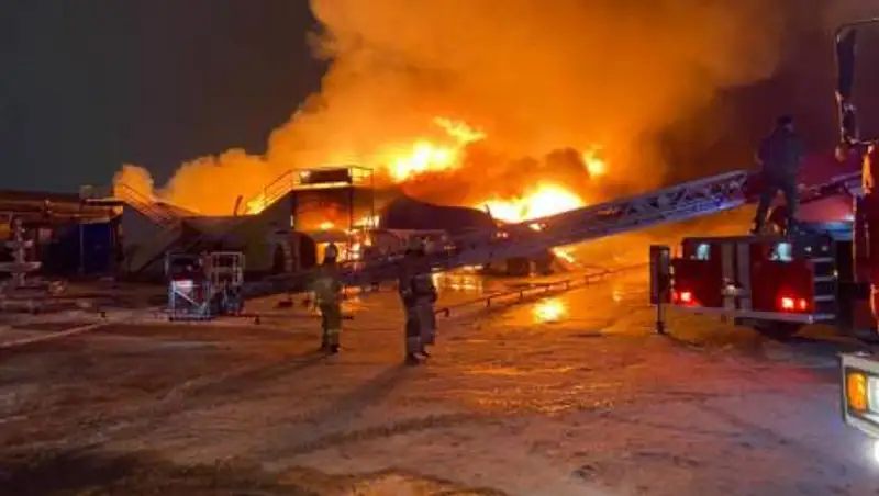 Крупный рынок горел в Атырау