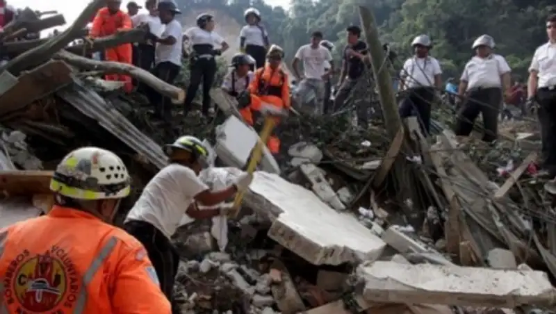 В Гватемале началась эвакуация из-за угрозы схода нового оползня