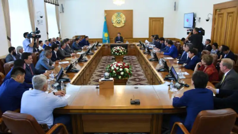 Развитие МСБ обсудил аким Алматы с предпринимательским сообществом