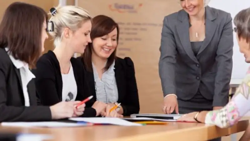 В Казахстане женщин на госслужбе стало больше 