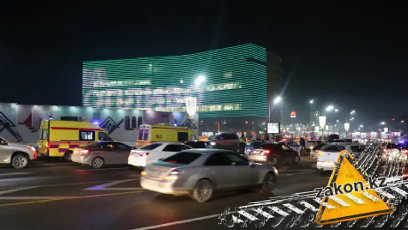 Шесть авто столкнулись на оживленном проспекте Алматы