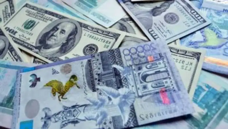 Среднюю зарплату врача планируют поднять до 550 тысяч тенге