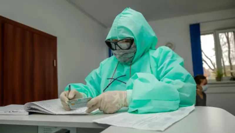 Медсестра вылечилась от коронавируса в Атырау