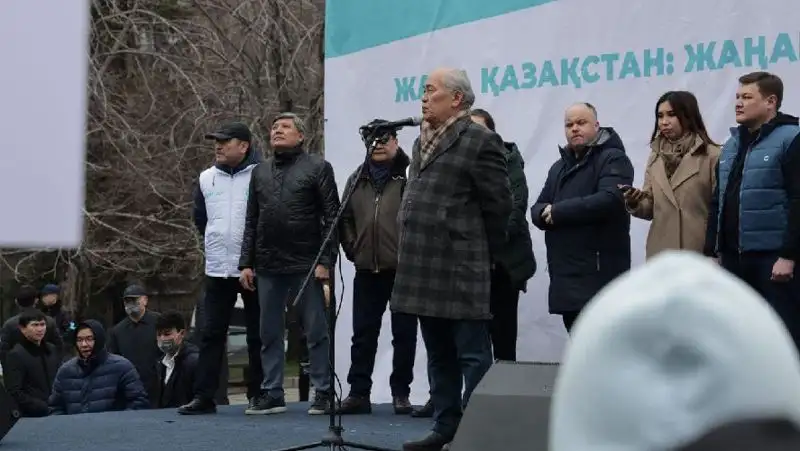 митинг, фото - Новости Zakon.kz от 19.03.2022 12:59