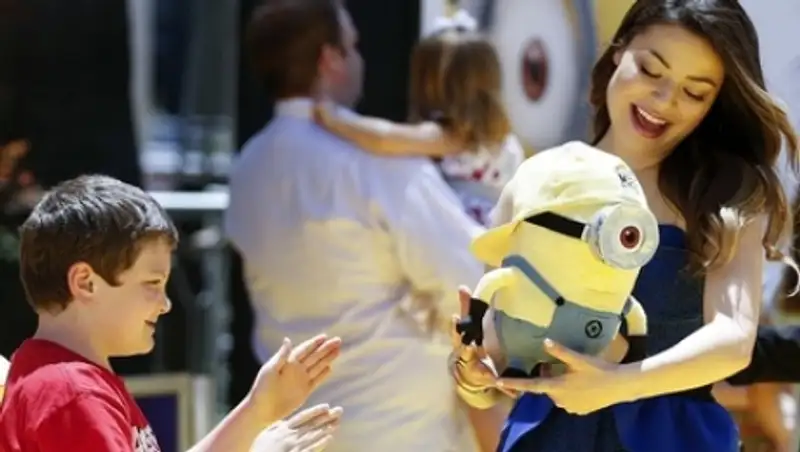 В Колорадо упавший с третьего этажа ребенок выжил благодаря миньону