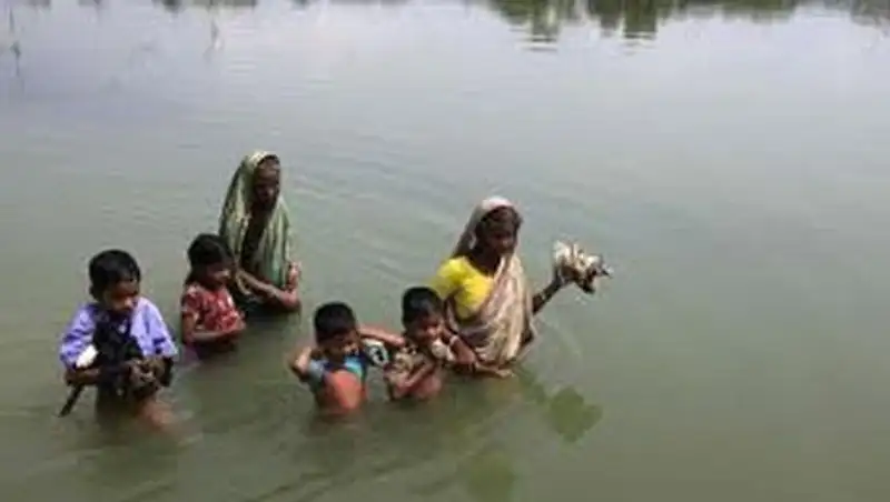 Наводнение на востоке Индии унесло жизни 23 человек