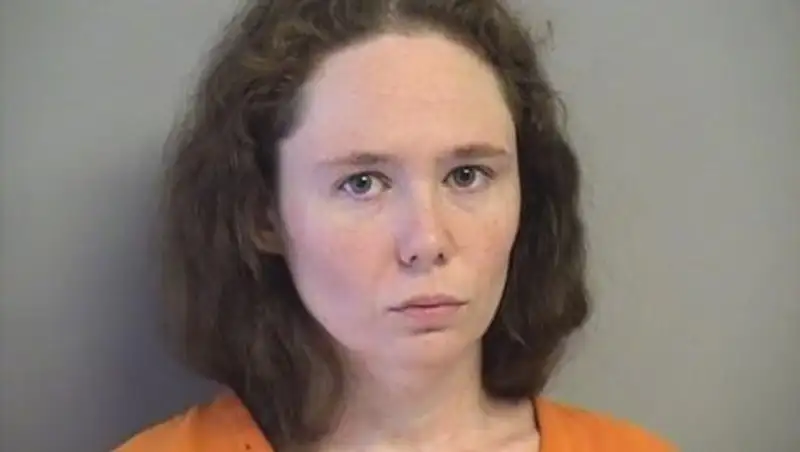 Педофил заставлял свою подругу заниматься сексом с дочкой и присылать ему видео