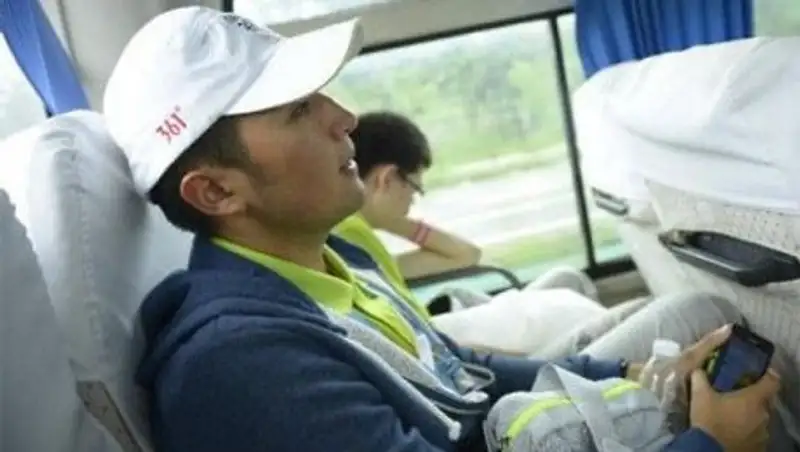 Казахстанский студент работает волонтером на Летних юношеских Олимпийских играх 2014 