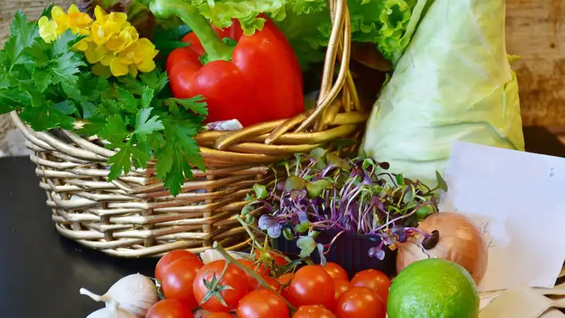 Четвертую неделю не растут цены на социально значимые продукты питания