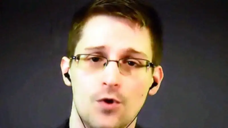 Видеоконференция Сноудена: экс-агент освоился в Москве и ездит на метро