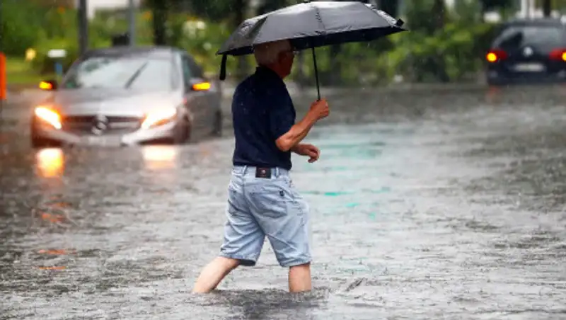 В Алматы объявлено штормовое предупреждение