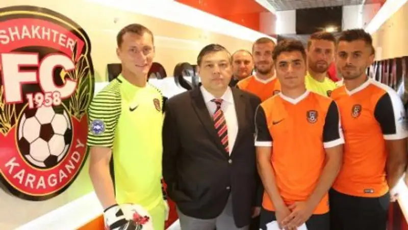 Футболисты "Шахтера" прекратили забастовку