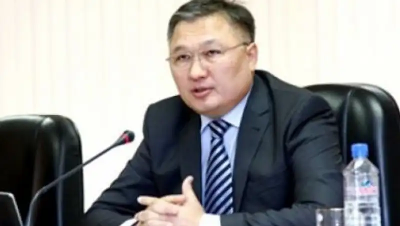 Аким Карагандинской области рассказал, откуда у его подчиненных уши растут