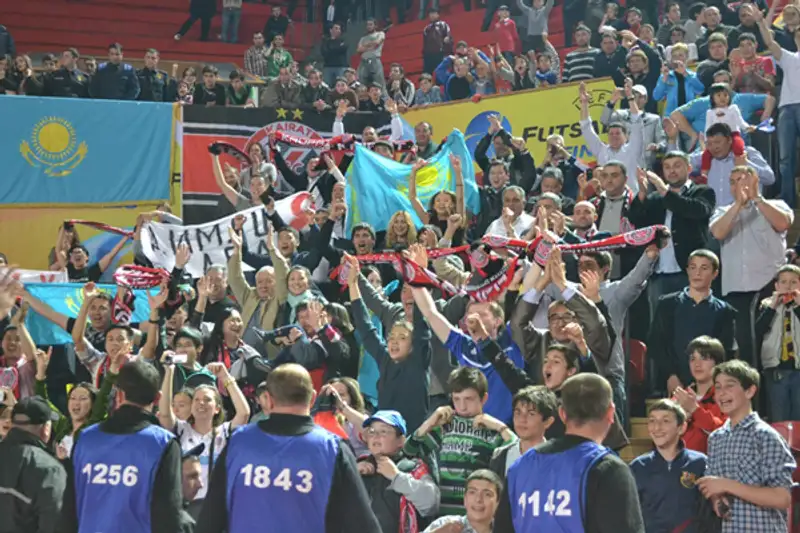 МФК «Кайрат» впервые выиграл кубок УЕФА по футзалу, фото - Новости Zakon.kz от 29.04.2013 14:51