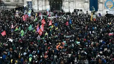 Протесты во Франции: арестованы семь человек , фото - Новости Zakon.kz от 31.03.2023 06:27