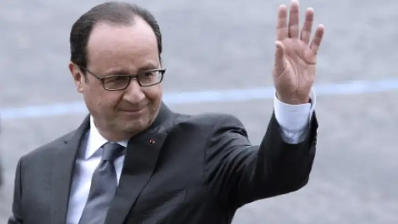 Олланд прибыл на Кубу с визитом