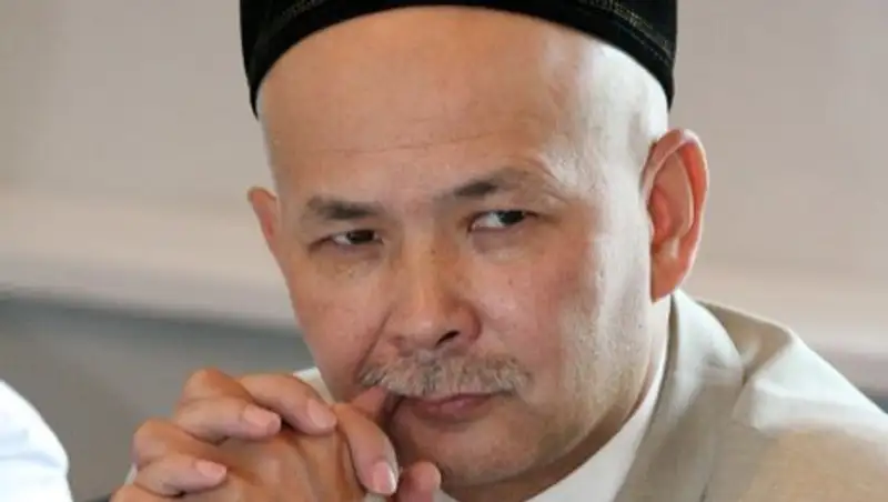 Глава Союза мусульман Казахстана попал в полицию после конфликта на улице