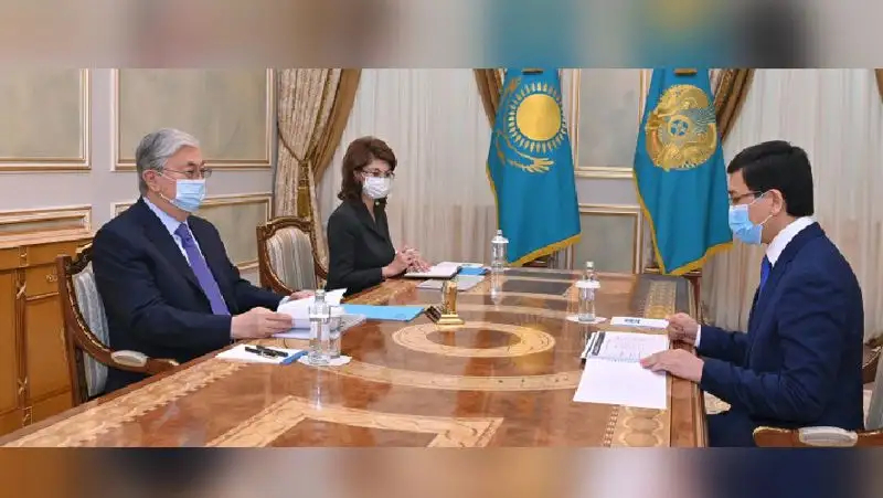 Разработка школьных программ и учебников – Токаеву рассказали о новых подходах