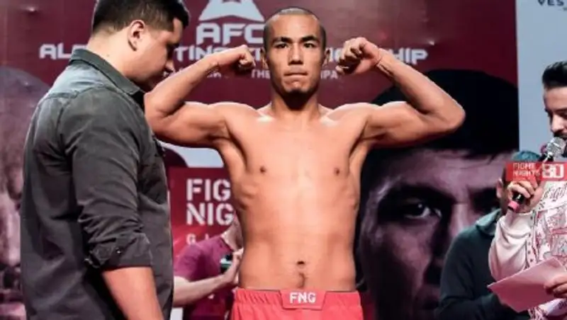 Казахстанец победил чемпиона Азии и Европы по ММА